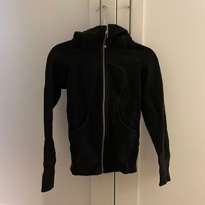 Black size 4 Lulu zip up